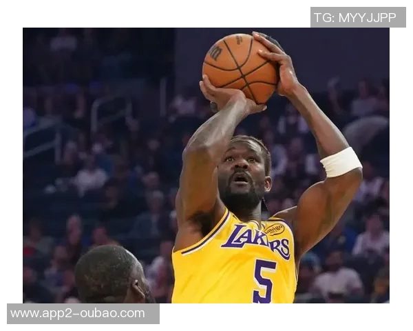 卢卡与浓眉一年前互换球队现状对比湖人独行侠得分差异显著